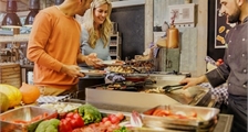 Buffet Le Marché du Bois aux Daims à Center Parcs Le Bois aux Daims