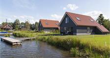 Cottage Bord de Lac  Renové Logement au bord de l'eau de Zomertaling avec sauna à RCN De Potten